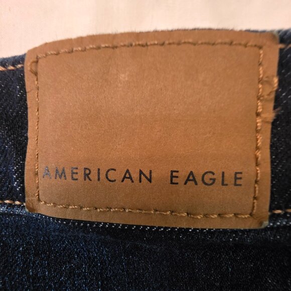 American Eagle "The Dream Short" Skinny Bermuda Women's Shorts, Size 10 - Picture 9 of 10